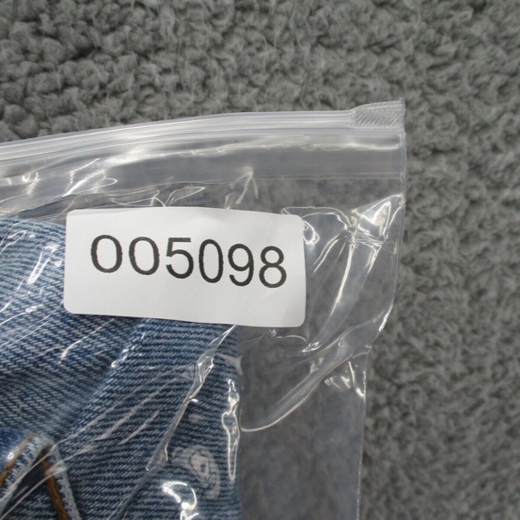 Vintage 1990's Levi's 550 Women's Relaxed Fit Tapered Leg Blue Jeans - Picture 15 of 15